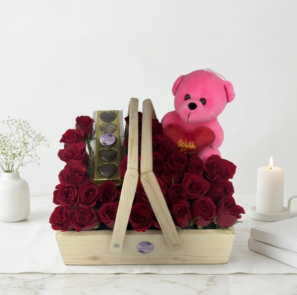 Rustic Romance Hamper: Roses & Handcrafted Hearts
