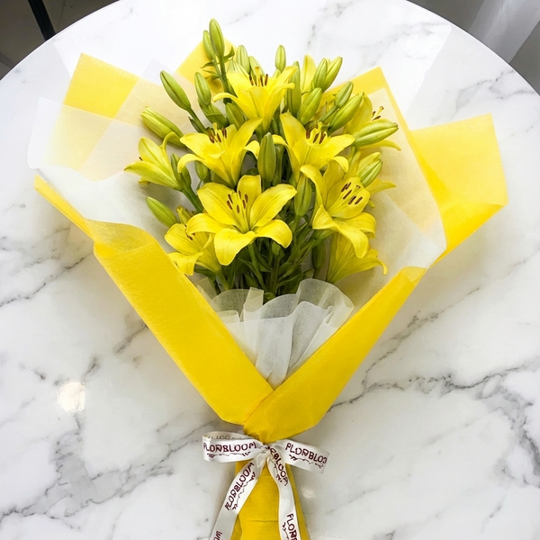 Divine Yellow Lily Bouquet