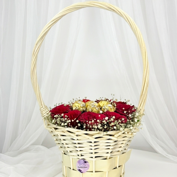 The Grand Rose & Chocolate Hamper