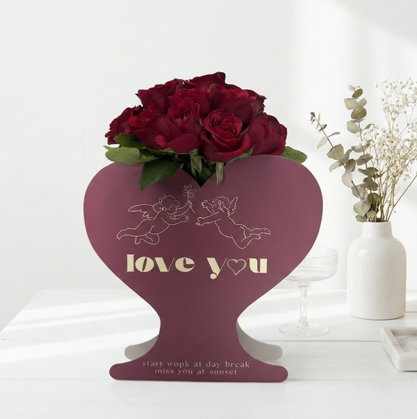 Cupid’s Confession: 18 Red Roses Stand